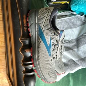 Brooks Ghost 14 size 9 men’s